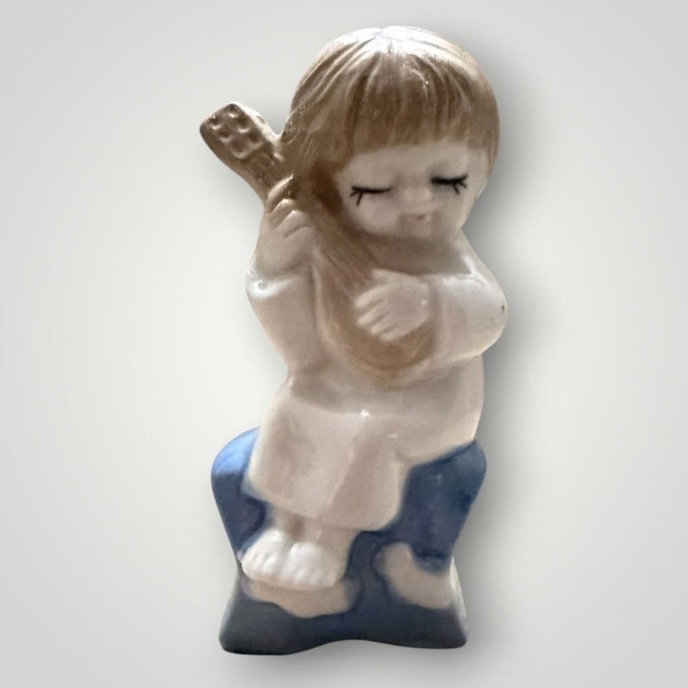 Biederman Porcelain Figurine Boy Playing Lute Blue Vintage MCM Kitsch Cherub